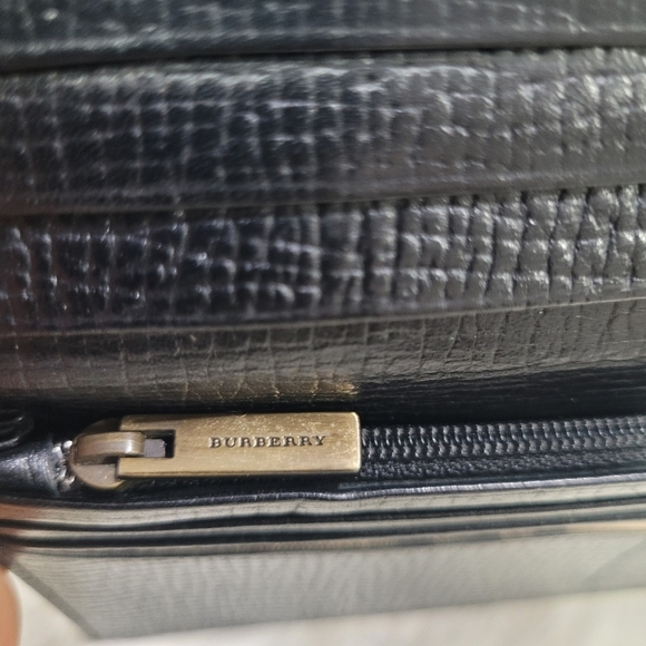 🔹️BURBERRY🔹️ BLACK LEATHER WALLET in EUC - Picture 5 of 11